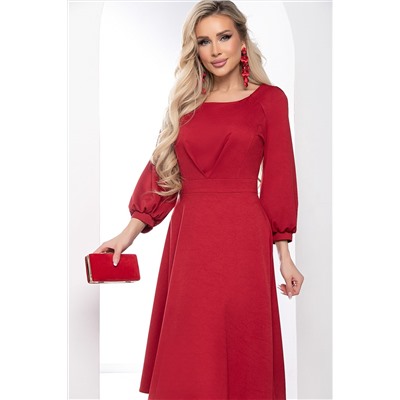 Красное трикотажное платье с юбкой-полусолнце