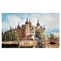 Замок на берегу озера - гобеленовая картина