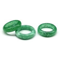 Цельное кольцо из кварца тонированного ширина 6-7мм цв.зеленый