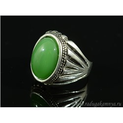 Перстень с агатом тонированным из ювелирного сплава овал 13*18мм цв.зеленый, размер 18