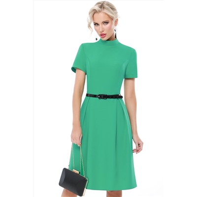 Зелёное платье с короткими рукавами