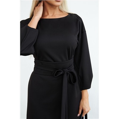Короткое чёрное трикотажное платье с поясом