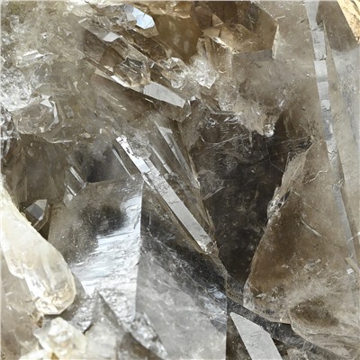 Кристаллы дымчатого кварца 100*110*80мм, 848г (T).