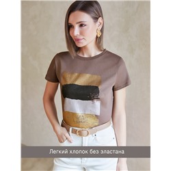 Футболка из 100% хлопка с авторским принтом.