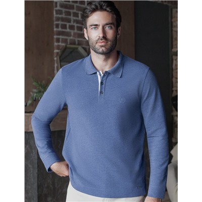 Лонгслив из мягкого фактурного трикотажа с плетеным воротником поло на пуговицах