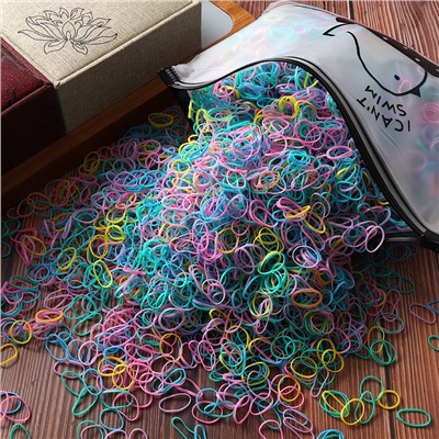 Силиконовые резиночки для волос 1000 шт.  в косметичке. РАЗОЦВЕТНЫЕ
