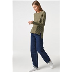 Джемпер легкий из хлопка в полоску на зеленом