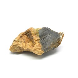 Корунд сапфир в породе AA 47*25*17мм, 21г