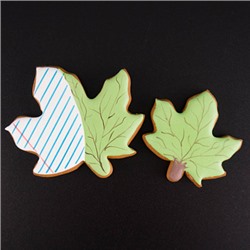 Вырубка для пряника "Кленовый лист" пластик, 8 см