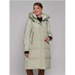 Пальто утепленное молодежное зимнее женское светло-зеленого цвета 51131ZS