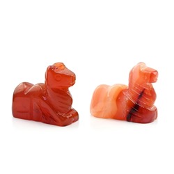 Верблюд из сердолика 33*15*28мм