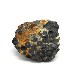 Минерал магнетит 45*44*19мм, 71 (G)