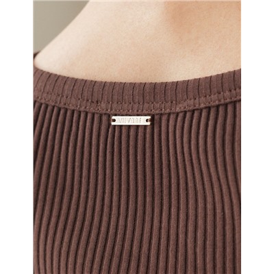 Топ из трикотажа в широкий рубчик