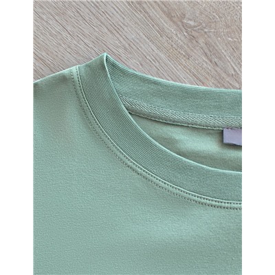 Платье из премиального хлопка с вышивкой на рукаве