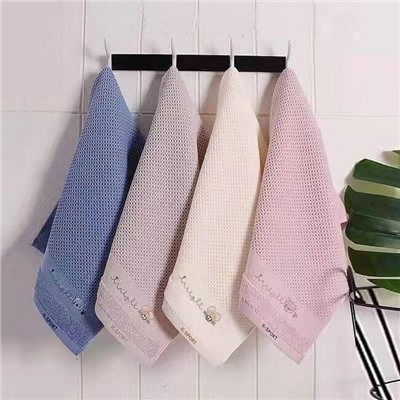 Полотенце для рук с вышивкой "Мишки" 35*75 см. хлопок 100%