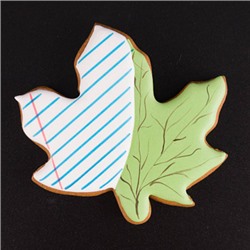 Вырубка для пряника "Кленовый лист" пластик, 11 см