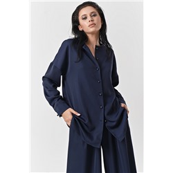 Костюм из струящейся атласной ткани темно-синий