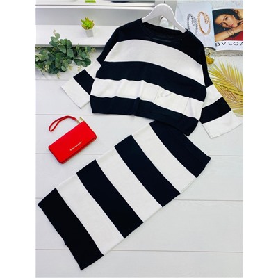 Костюм с юбкой 897407