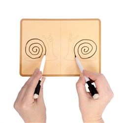 Развивающая игра для маленьких «Двумя руками» Пиши-стирай