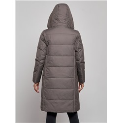 Пальто утепленное молодежное зимнее женское темно-серого цвета 52359TC