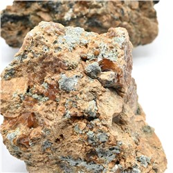 Кристаллы граната спесартина в породе 50*33*28мм, 50-59г