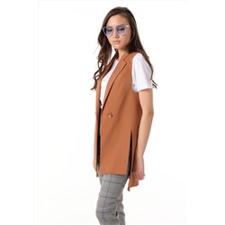 Жилет удлиненный прямой с разрезами по бокам из костюмной ткани миндальный