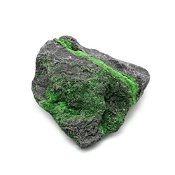 Минерал уваровит 1 сорт 55*54*20мм 92г