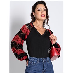 Блузка черная трикотажная с кружевными рукавами