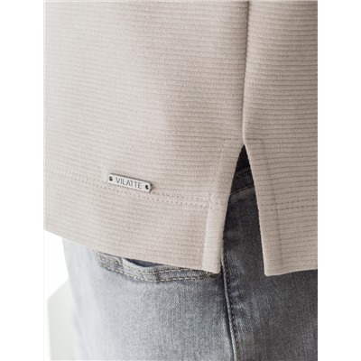 Лонгслив из мягкого фактурного трикотажа с плетеным воротником поло на пуговицах