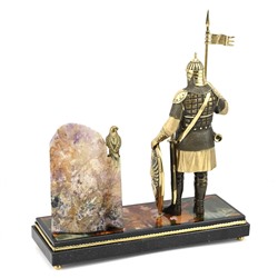 Часы "Воин Витязь" из бронзы на подставке из яшмы с флюоритом