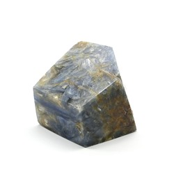Камень кианит с гранями 50*39*35мм, 113г.