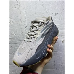 ADIDAS YEEZY BOOST 700 v2
