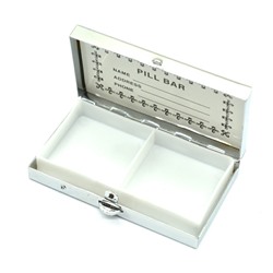 Таблетница на 2 отсека,  камень тигровый глаз, цвет серебристый.