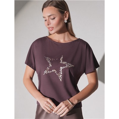 Нарядная футболка с блестящим принтом