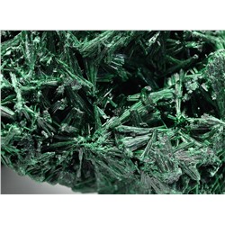 Малахит плисовый сувенирный 84*60*40мм, 218г