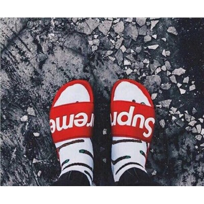 Тапки Supreme красные