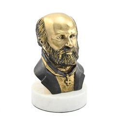 Пирогов Н.И. из бронзы на подставке из мрамора 65*65*83мм.