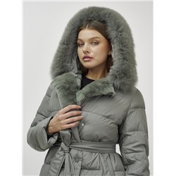 Пальто утепленное с капюшоном и мехом зимнее женское цвета хаки 133203Kh