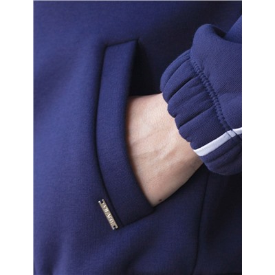 Бомбер среднего объема из эластичного футера трехнитики c начесом