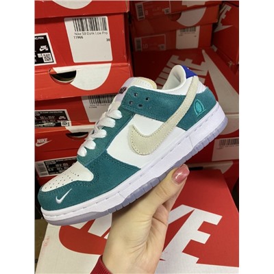 Nike SB Dunk Low Pro