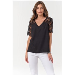 Блузка нарядная прямая с кружевом черная