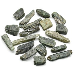 Кианит зеленый 25*13*10мм, 5-9г