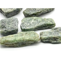 Кианит зеленый 42*17*16мм, 20-29г