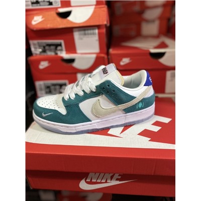 Nike SB Dunk Low Pro