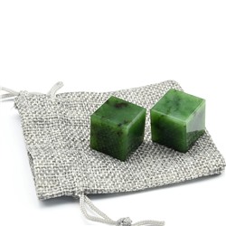 Камни для охлаждения напитков в холщевом мешочке 2 кубика из нефрита