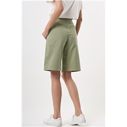 Шорты бермуды из джинсовой ткани светло-зеленые