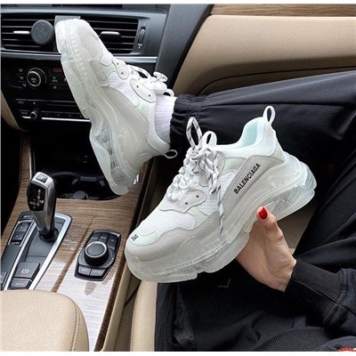 BALENCIAGA TRIPLE S