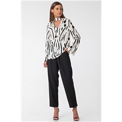 Блузка свободная с широким рукавом с принтом на белом