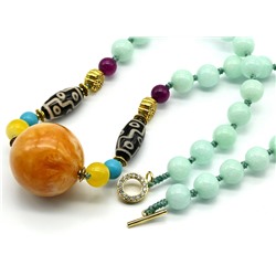 Бусы из кварца шарик 10мм цв.голубой с бусинами Дзи "9 глаз", 51см