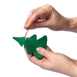 Мягкая елочная игрушка из фетра «Домик, елочка, колокольчик» своими руками